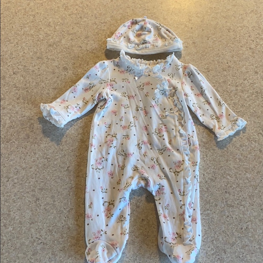 New onesie with matching hat for baby girl